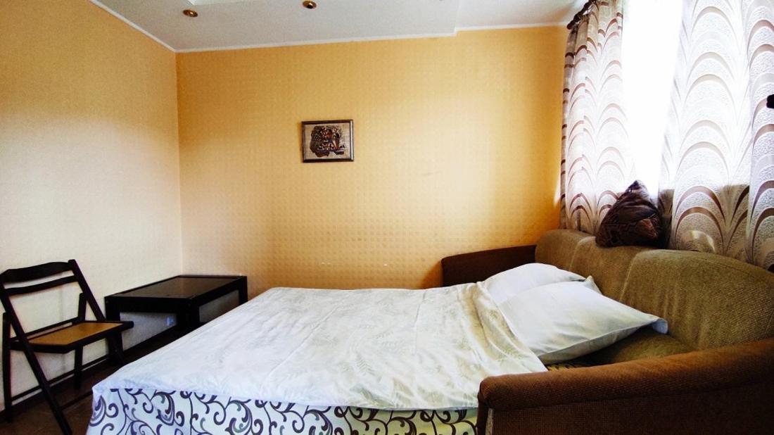 Two-Room Apartment Metro Levada คาร์คิฟ ภายนอก รูปภาพ